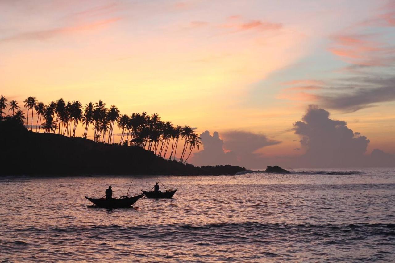 Into The Blue - Yoga Included & Walk To 3 Beaches Tangalle Exteriör bild
