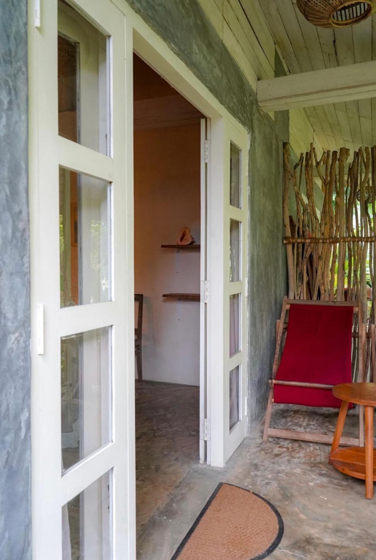 Into The Blue - Yoga Included & Walk To 3 Beaches Tangalle Exteriör bild