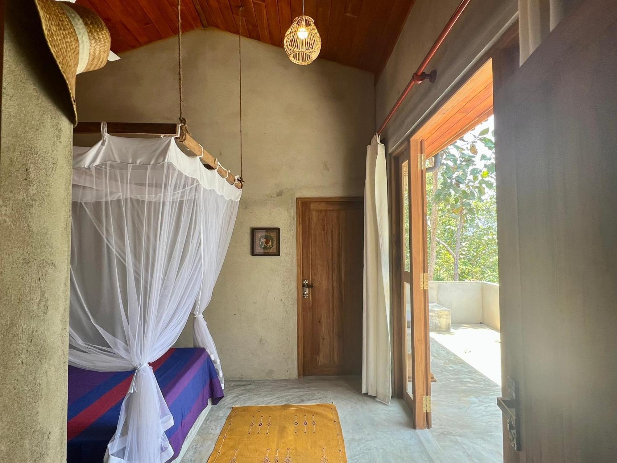 Into The Blue - Yoga Included & Walk To 3 Beaches Tangalle Exteriör bild